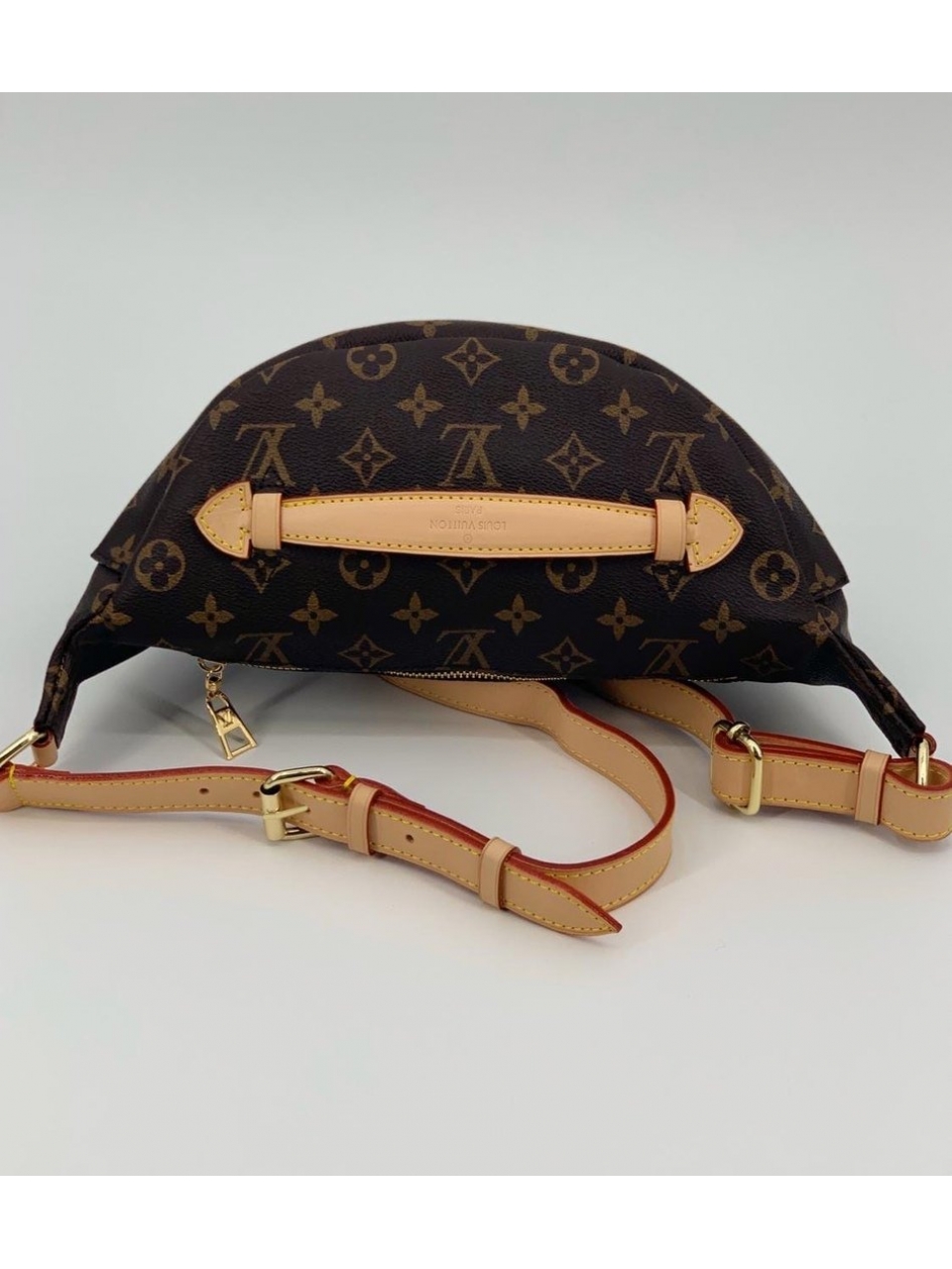 Сумка на пояс Louis Vuitton